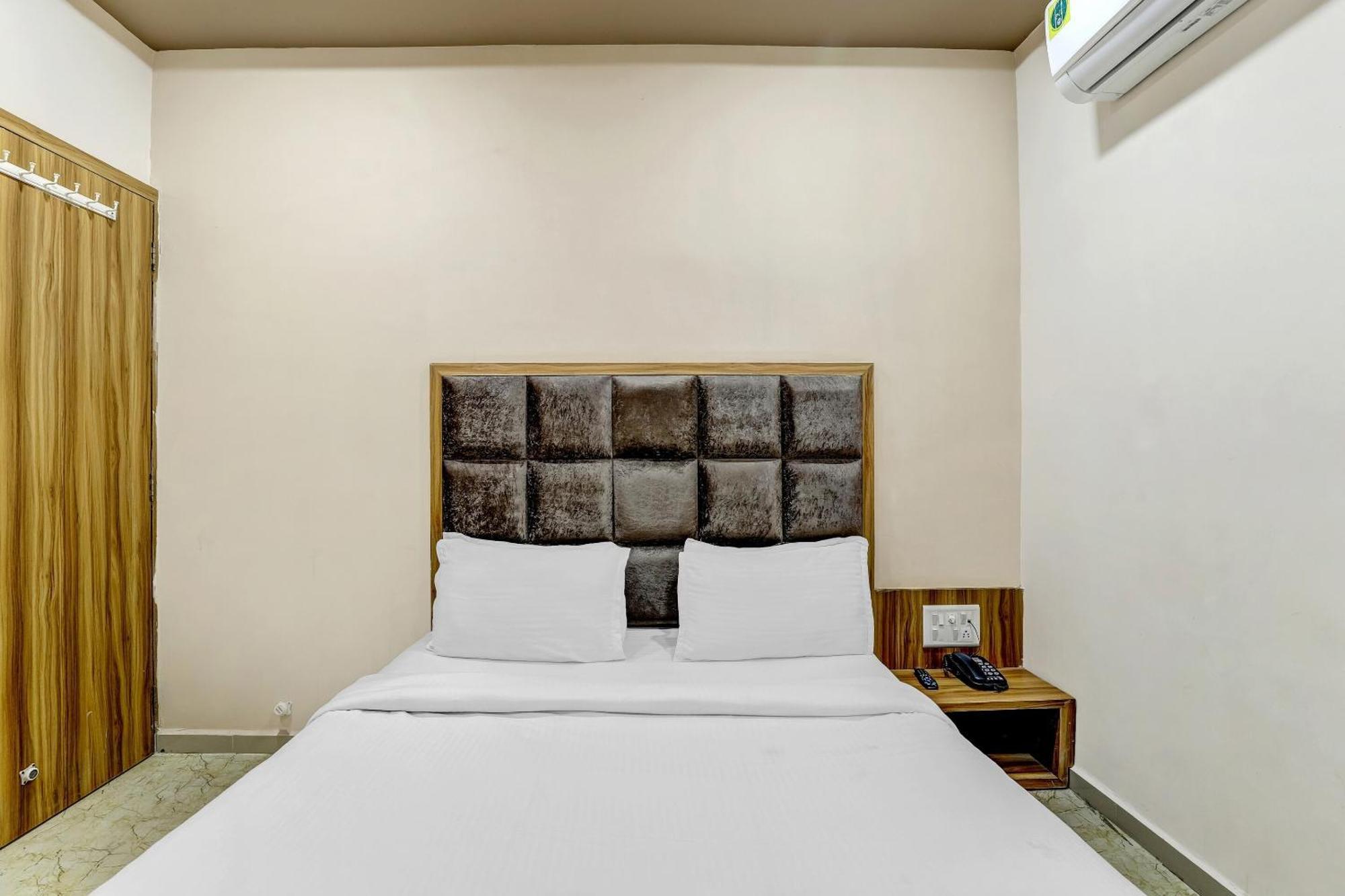 Capital O 80892 Hotel Maple View Naroda Exterior foto