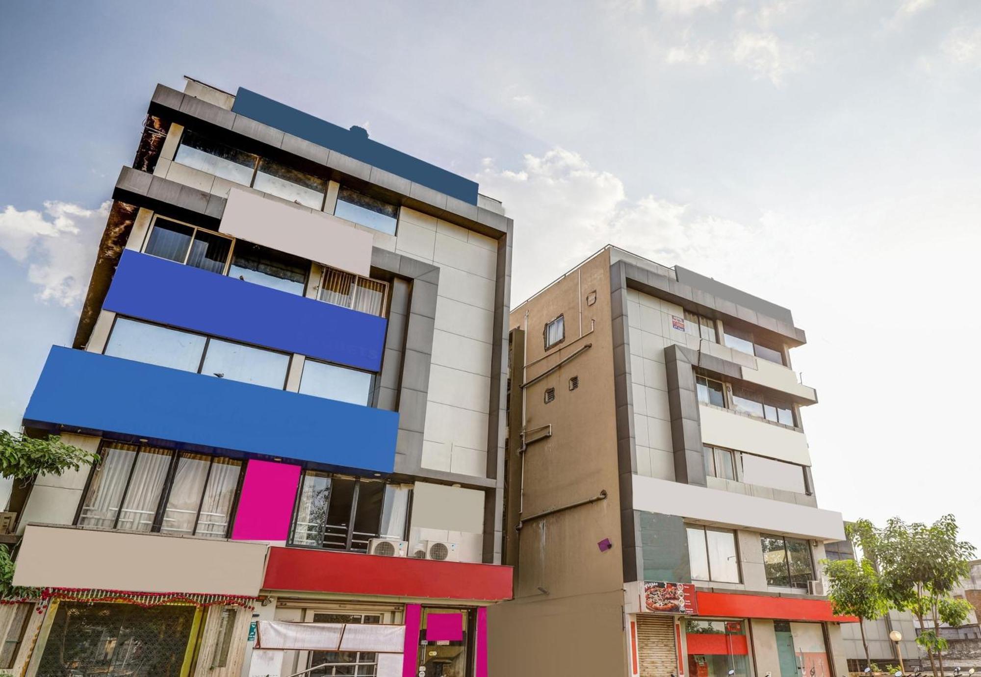 Capital O 80892 Hotel Maple View Naroda Exterior foto